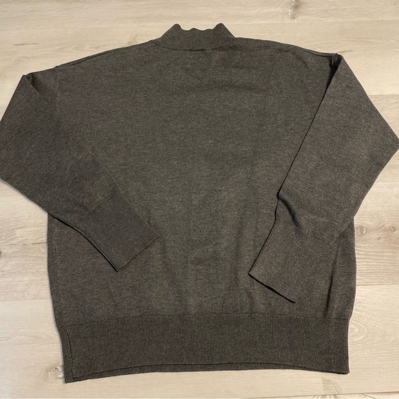 Gray Mock Neck Soft Knit  Sweater With Black Stars, estimated Size L - Picture 3 of 6